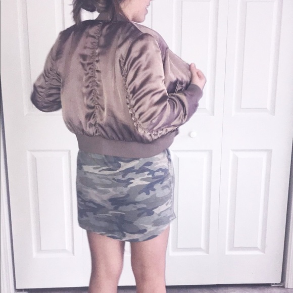 Gold Jacket - Picture 2 of 3